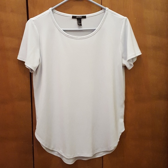 Pale blue tee - Picture 1 of 2